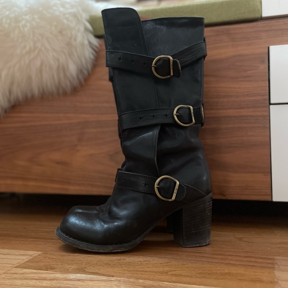 Fiorentini and Baker Bean Boots. Size 38. Black leather. Very good condition.